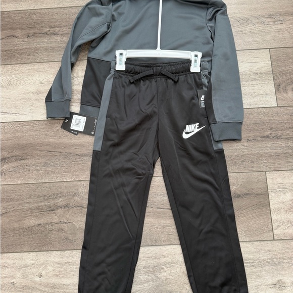 Nike Boys Gray and Black Tracksuit - Picture 2 of 5